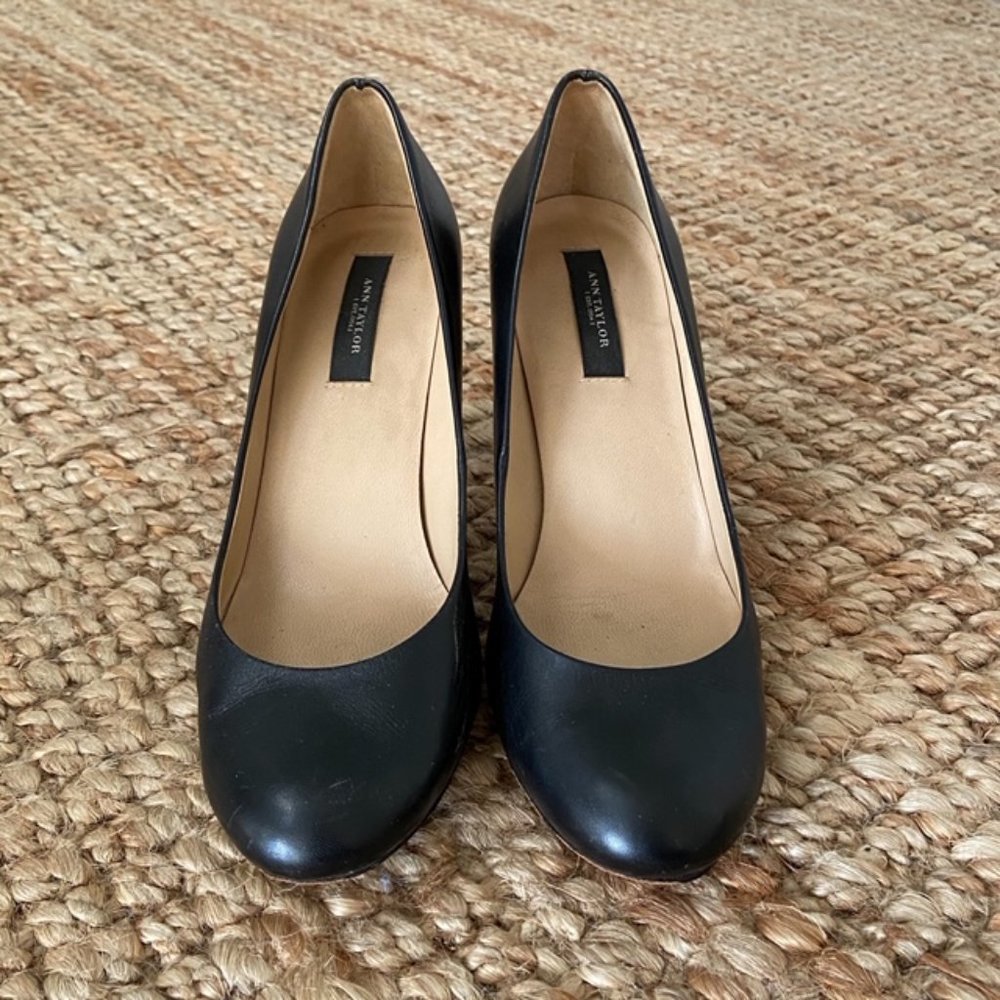 Ann Taylor classic black leather pumps, size 6.5